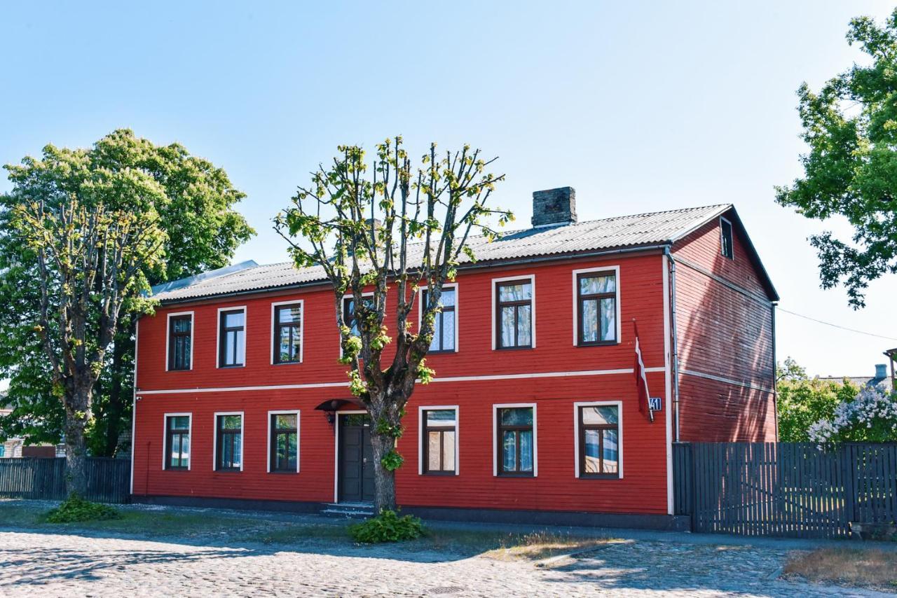 Dzintari Aparthotel Ventspils Buitenkant foto